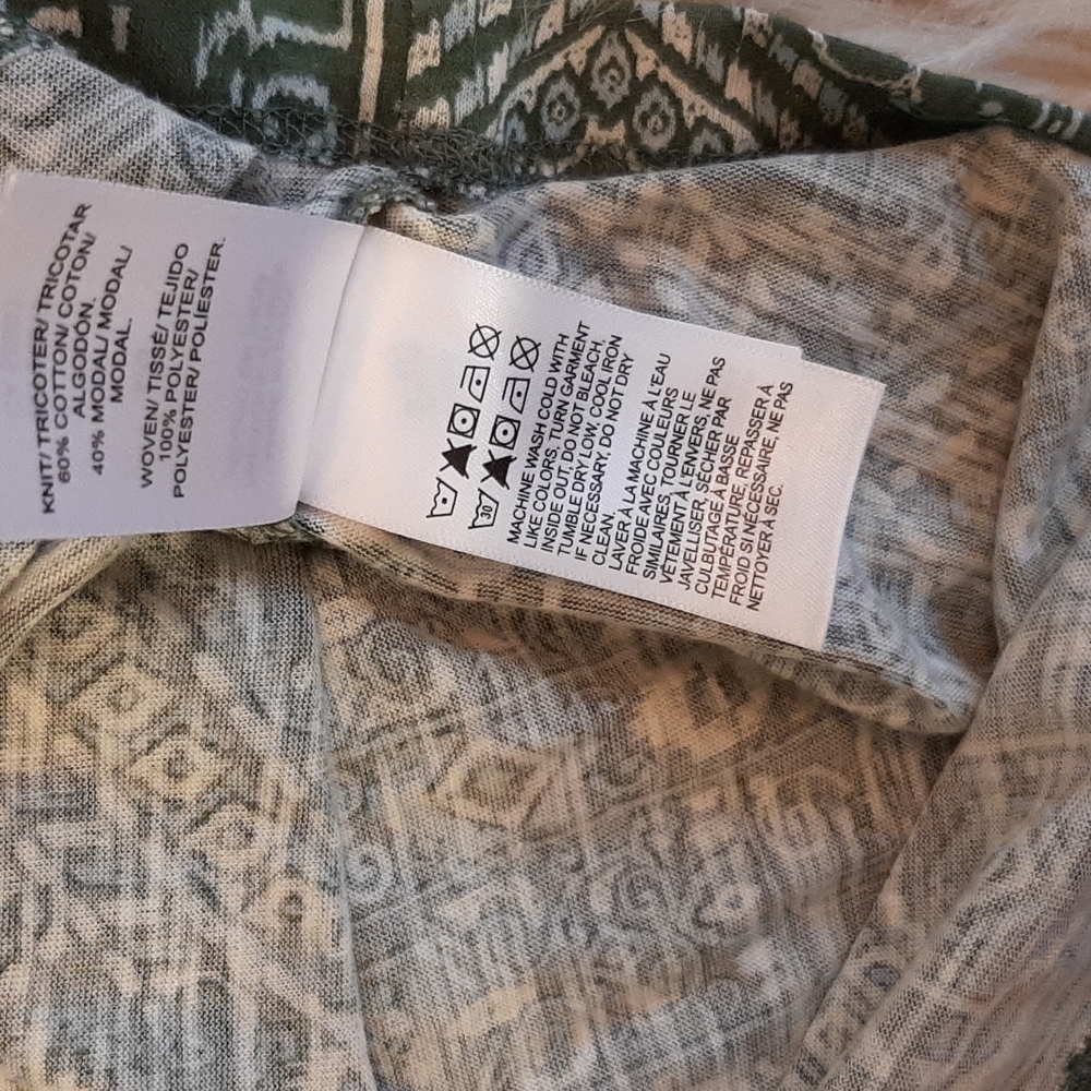 Lucky Brand Green/White/Blue Geometric Print Top, Large, NWT - Picture 11 of 12